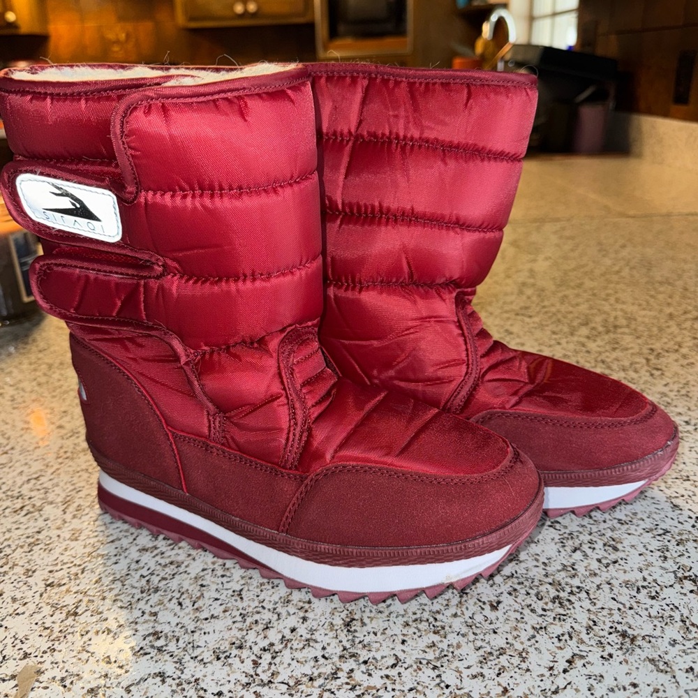 Red Winter Boots with Logo